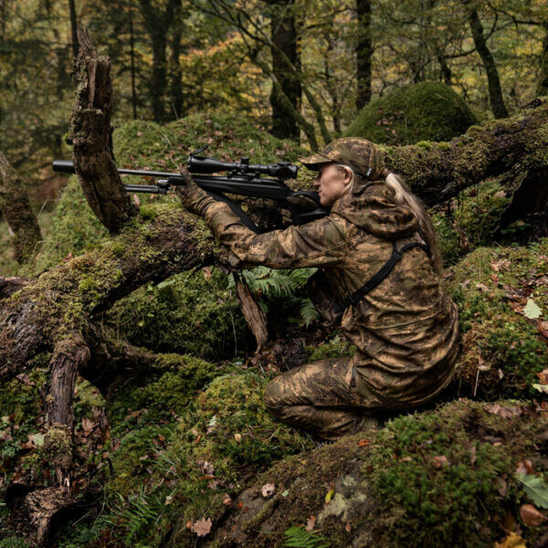 chaqueta de caza de mujer camuflaje para rececho de corzo Harkila